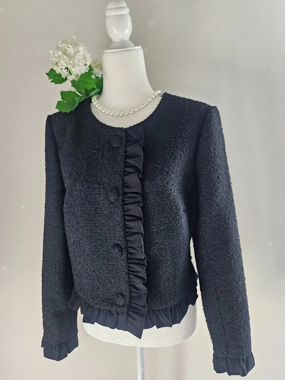 CeCe NWT Black Tweed Ruffle Trim Cropped Jacket Size 8 - Picture 5 of 16
